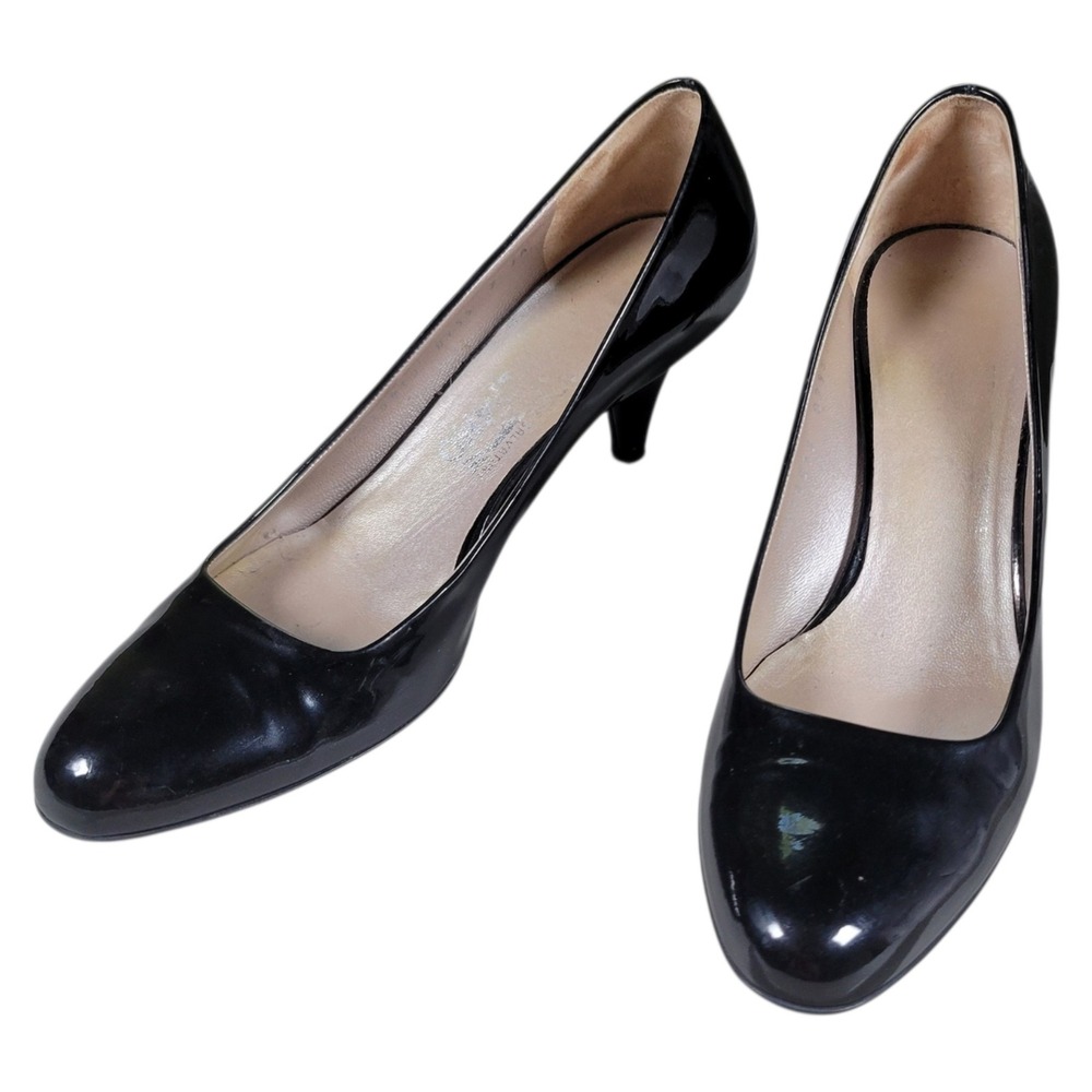 Salvatore Ferragamo Pumps Womens 7 AA Black Patent Leather Kitten Heel Classic